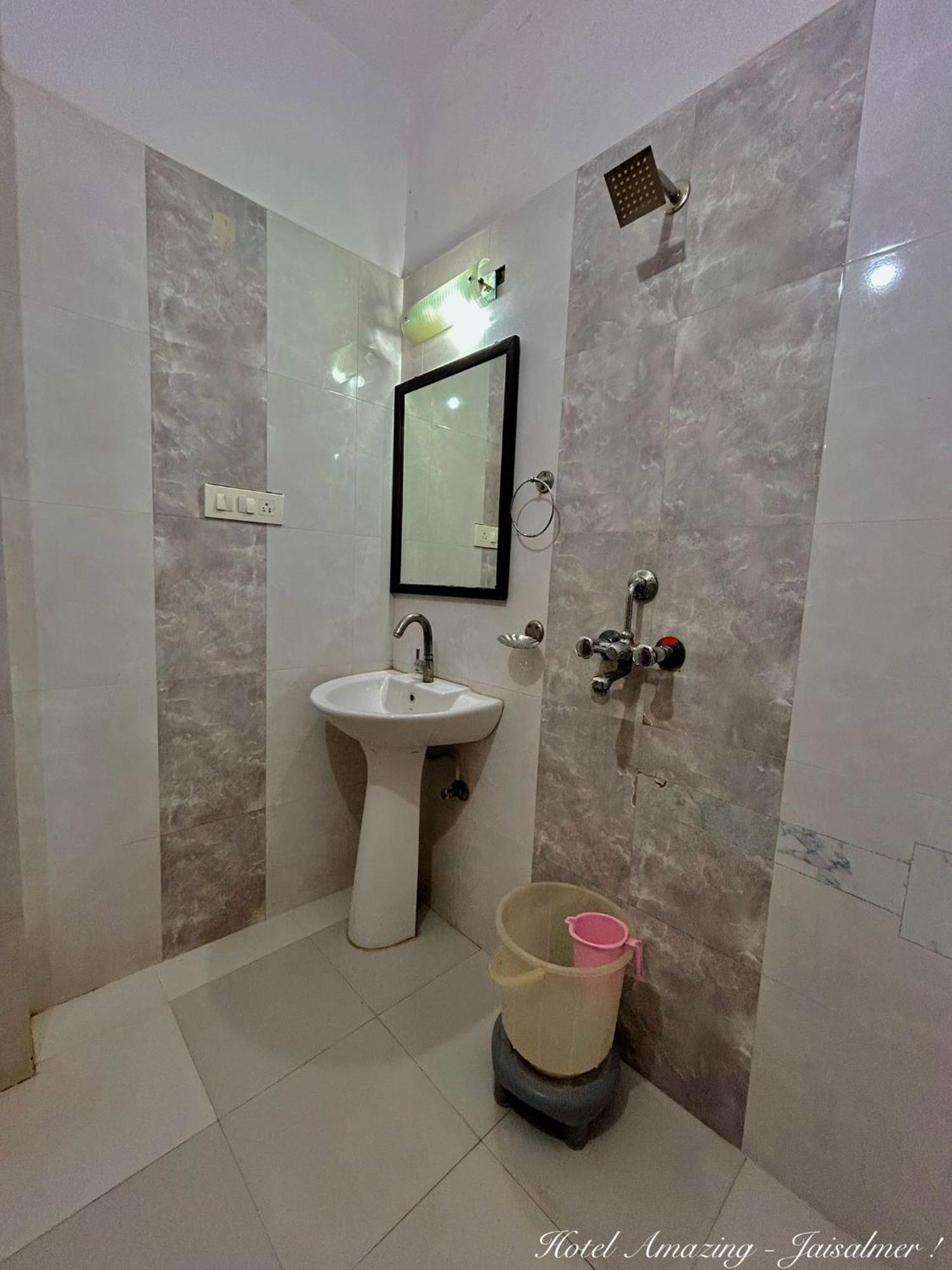 Hotel Amazing Джайсалмер Екстериор снимка