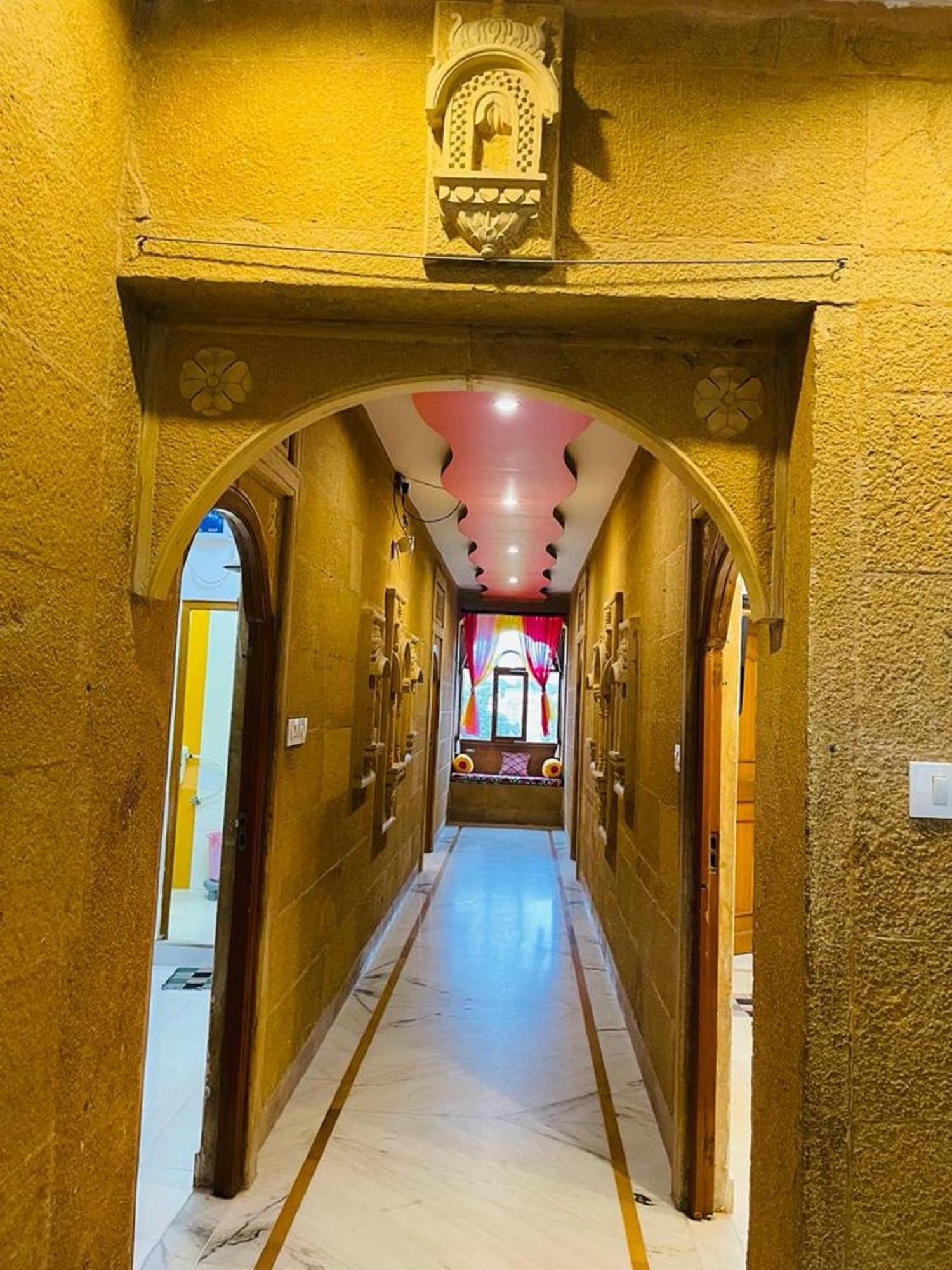 Hotel Amazing Джайсалмер Екстериор снимка