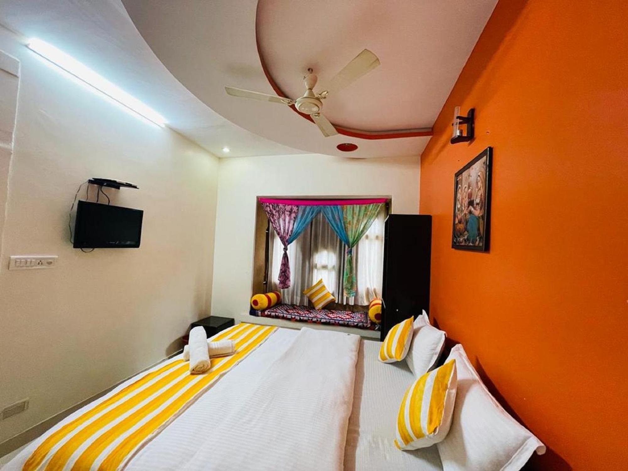 Hotel Amazing Джайсалмер Екстериор снимка